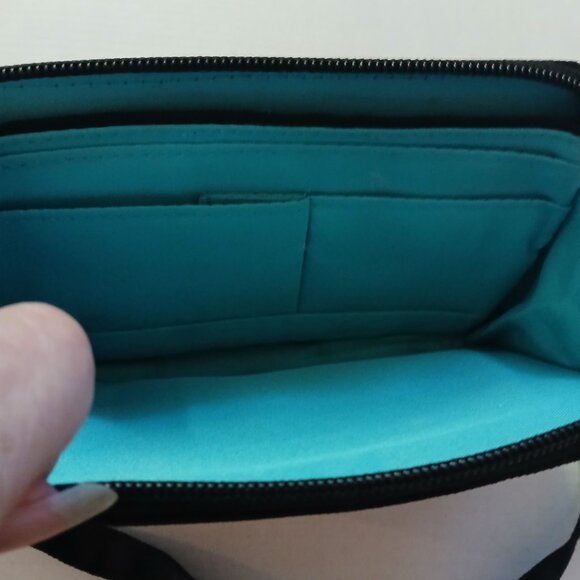 Travelon Women's Zip Around Wristlet Black Nylon RFID  GUC - Picture 6 of 6